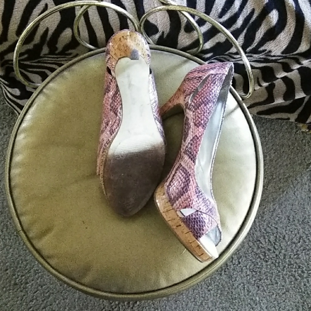 Shoes - Picture 3 of 3